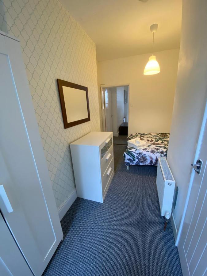 The Walnut Suite Lovely One Bedroom Flat In Stoke. بلايموث المظهر الخارجي الصورة
