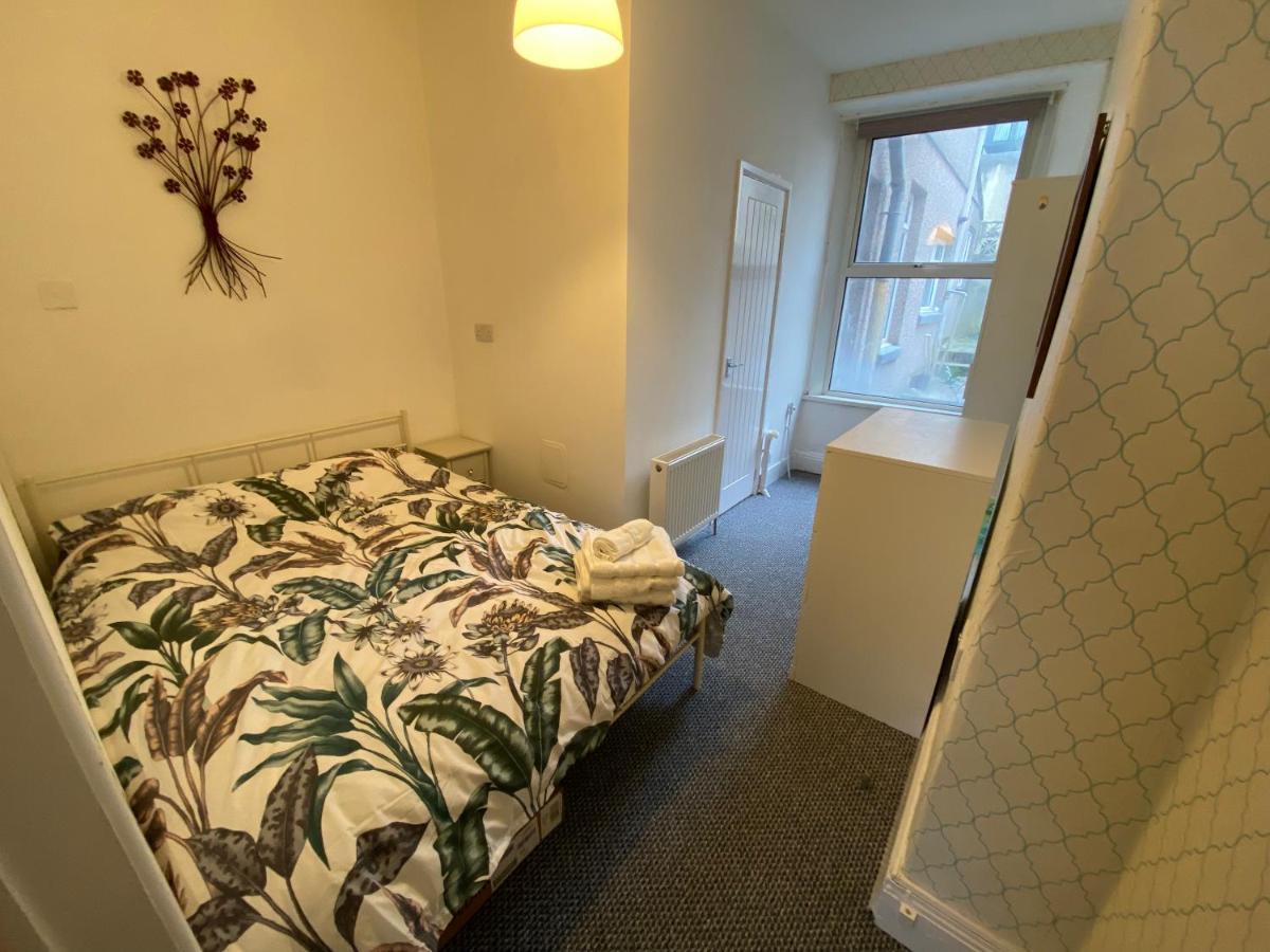 The Walnut Suite Lovely One Bedroom Flat In Stoke. بلايموث المظهر الخارجي الصورة