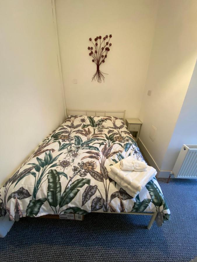 The Walnut Suite Lovely One Bedroom Flat In Stoke. بلايموث المظهر الخارجي الصورة