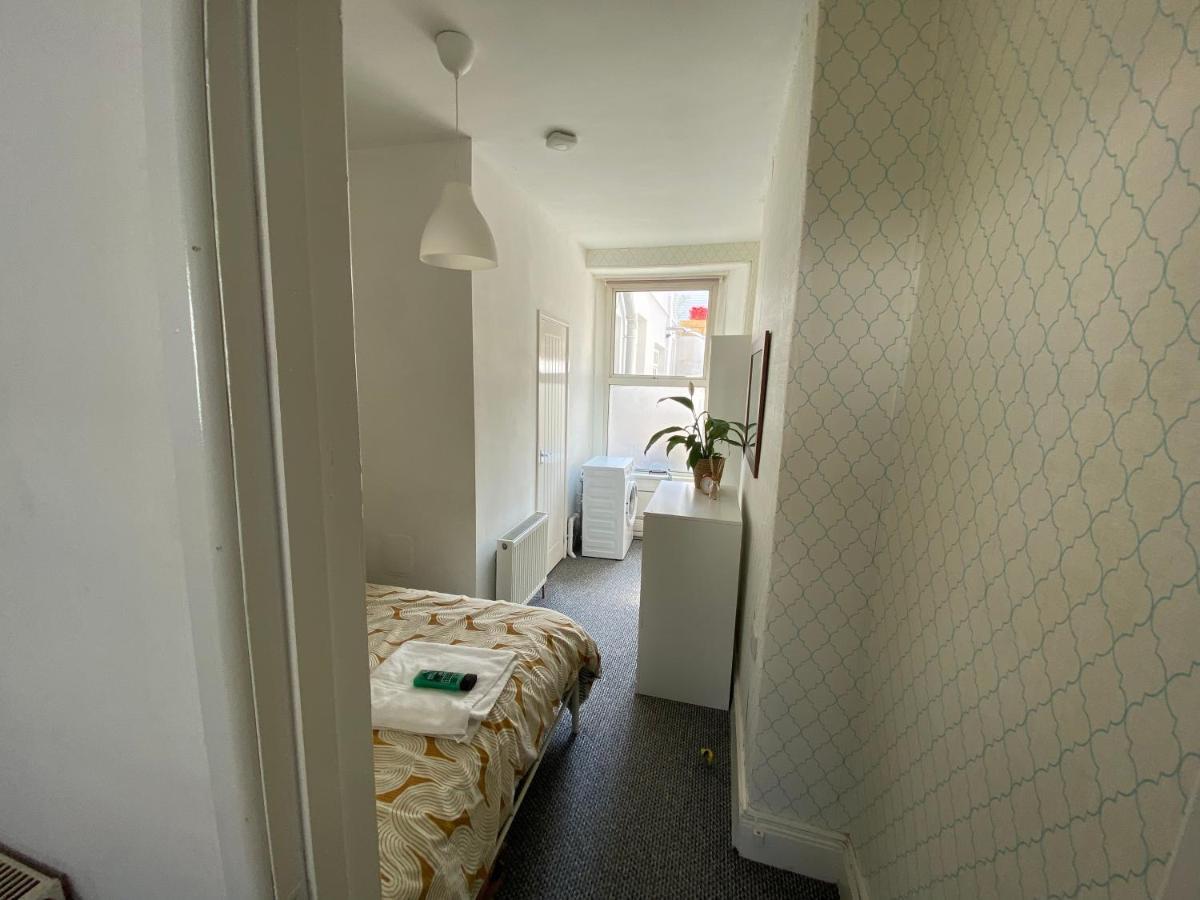 The Walnut Suite Lovely One Bedroom Flat In Stoke. بلايموث المظهر الخارجي الصورة